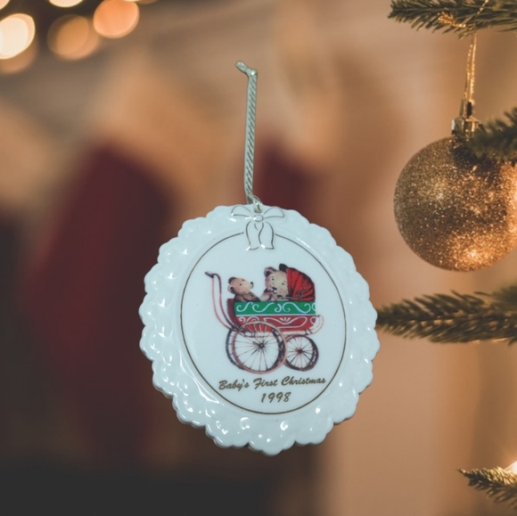 WEDGWOOD VINTAGE 1998 BABY'S FIRST CHRISTMAS ORNAMENT - Picture 3 of 3